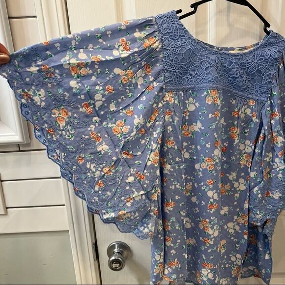 Matilda Jane NWT Periwinkle flutter sleeve floral rayon top SM - Picture 8 of 9